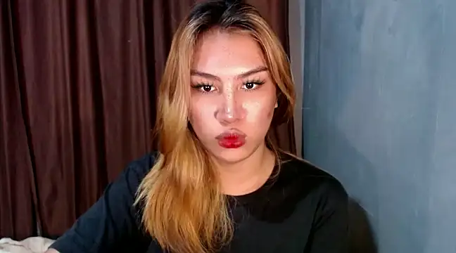 Snapshot of luxxy_grand chatting on February 4, 2025, 8:06 pm luxxy grand online show from February 4, 2025, 8:06 pm