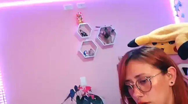 Luna Paris  online show from February 16, 2025, 3:04 am