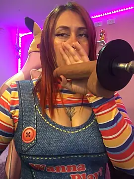 Luna Paris  online show from February 25, 2025, 1:21 pm