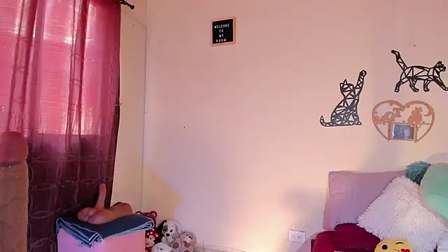 Snapshot of annyluna1 chatting on October 15, 2025, 4:26 pm annyluna1 online show from October 15, 2025, 4:26 pm