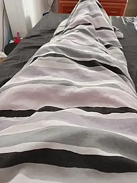 Snapshot of Zozo073 chatting on October 29, 2025, 10:14 am Zozo073 online show from October 29, 2025, 10:14 am