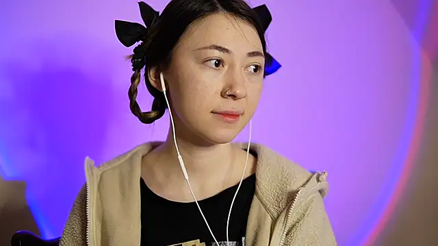 chibi moon  online show from December 23, 2024, 5:11 pm