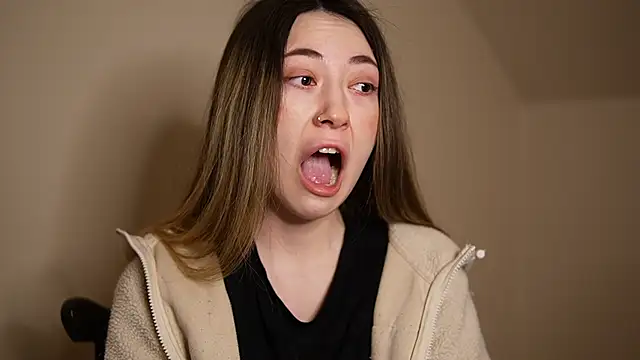 chibi moon  online show from December 1, 2024, 5:07 pm