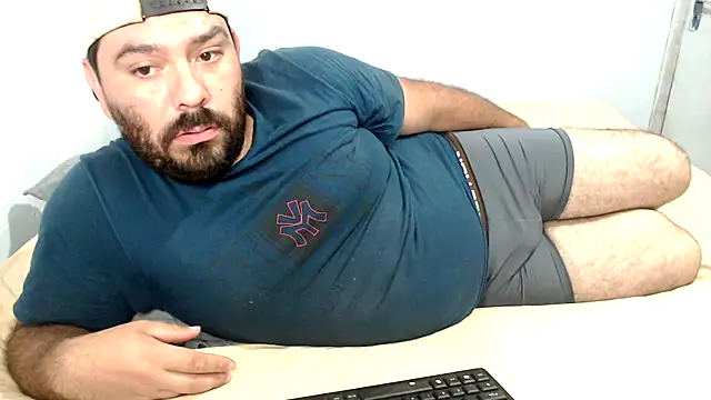 Snapshot of lucasprloco chatting on February 12, 2025, 9:54 pm lucasprloco online show from February 12, 2025, 9:54 pm