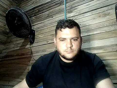 Arcangel 05 online show from May 8, 2026, 4:49 am