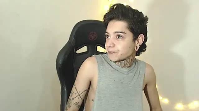 Snapshot of saad_man chatting on February 9, 2025, 4:25 am saad man online show from February 9, 2025, 4:25 am