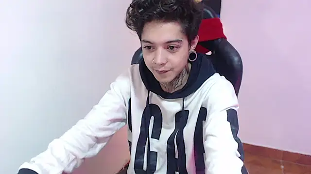 Snapshot of saad_man chatting on December 18, 2024, 12:18 pm saad man online show from December 18, 2024, 12:18 pm