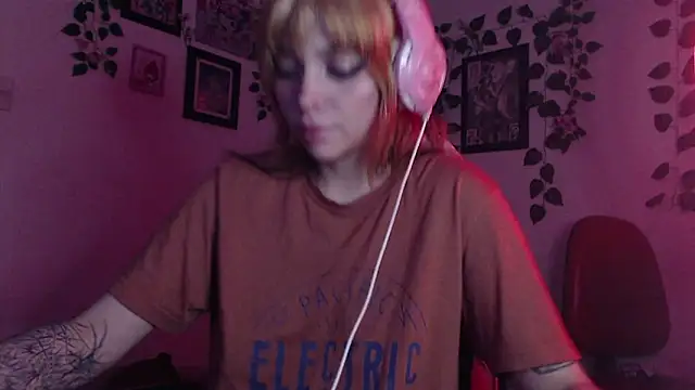 Snapshot of MaryJannes chatting on December 19, 2024, 10:24 am MaryJannes online show from December 19, 2024, 10:24 am