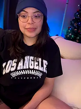 drizzypeach602 online show from December 3, 2025, 4:35 am