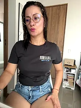 Verito hot online show from December 17, 2025, 5:51 pm