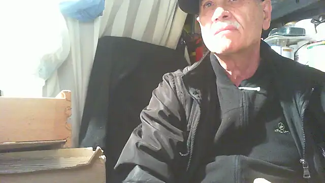 nonnomaturobisex online show from October 21, 2025, 3:22 pm