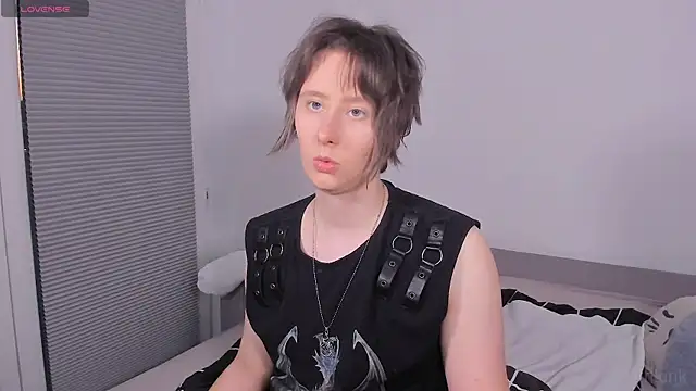 Snapshot of mothkink chatting on June 25, 2026, 7:30 pm mothkink online show from June 25, 2026, 7:30 pm