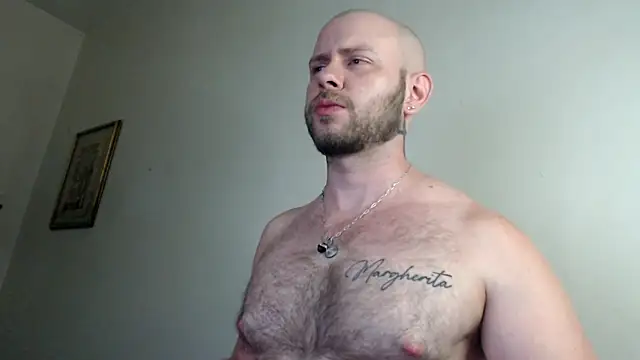 Snapshot of TONY_WHITE_7 chatting on March 4, 2026, 1:35 am TONY WHITE 7 online show from March 4, 2026, 1:35 am