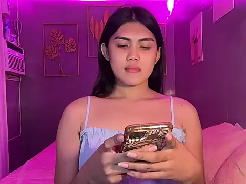 Delicate Savannah online show from October 13, 2025, 3:35 pm