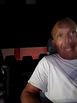 Roberts8inchcock online show from November 4, 2025, 3:43 am