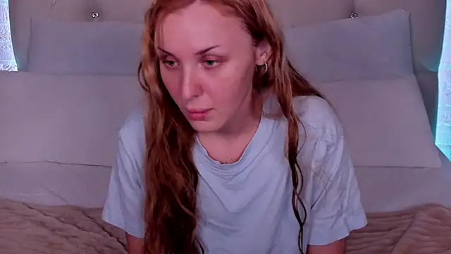 LianaFord online show from November 24, 2025, 8:09 pm