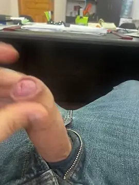 Snapshot of Vgma057 chatting on November 9, 2025, 9:46 am Vgma057 online show from November 9, 2025, 9:46 am