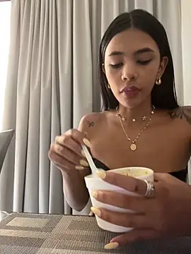 AntonellaRossi online show from March 27, 2026, 7:48 pm