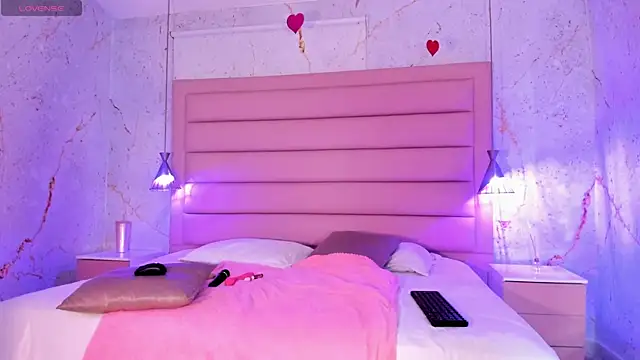 AntonellaRossi online show from March 19, 2025, 8:00 pm