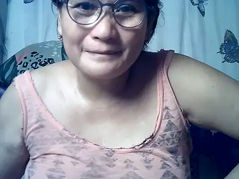 Snapshot of Amazing_Angel22 chatting on July 5, 2026, 4:19 am Amazing Angel22 online show from July 5, 2026, 4:19 am