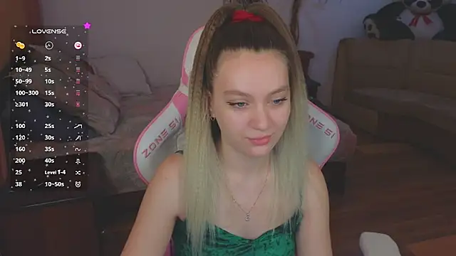 Snapshot of CyrilaPuff chatting on January 26, 2025, 3:17 am CyrilaPuff online show from January 26, 2025, 3:17 am