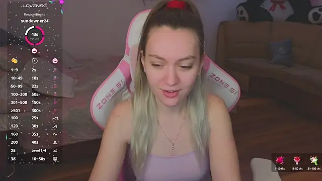 Snapshot of CyrilaPuff chatting on January 11, 2025, 4:48 am CyrilaPuff online show from January 11, 2025, 4:48 am