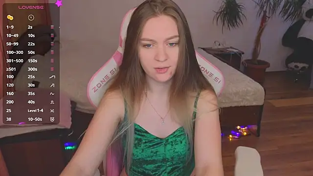 Snapshot of CyrilaPuff chatting on December 4, 2024, 7:11 am CyrilaPuff online show from December 4, 2024, 7:11 am