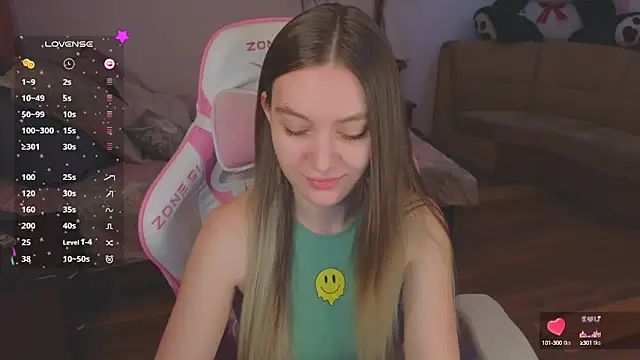 Snapshot of CyrilaPuff chatting on January 21, 2025, 3:59 am CyrilaPuff online show from January 21, 2025, 3:59 am