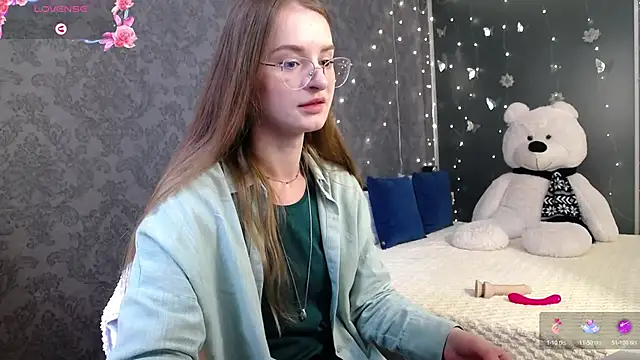 KateJonson online show from June 11, 2026, 10:34 am