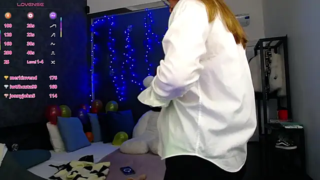 KateJonson online show from March 3, 2025, 6:46 pm