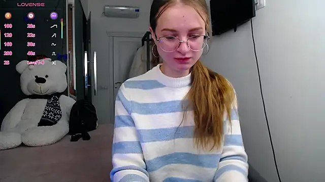 KateJonson online show from February 28, 2025, 7:48 am