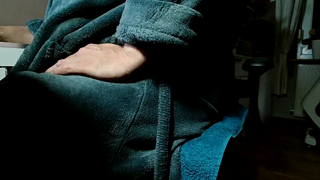 suedel65 online show from October 15, 2025, 3:49 am