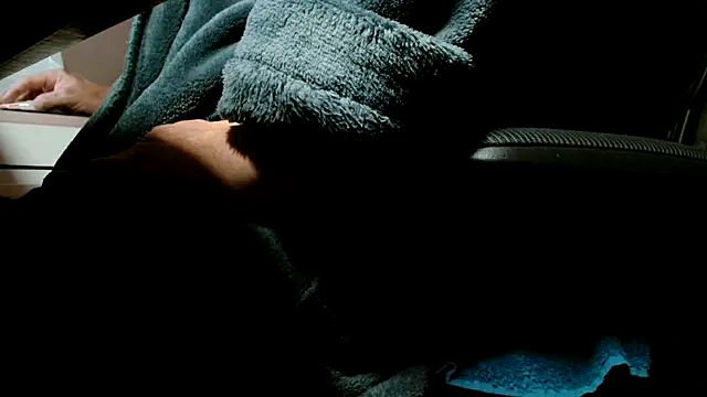 suedel65 online show from October 20, 2025, 3:52 am