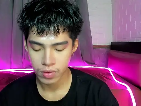 Snapshot of Lightjt04 chatting on October 6, 2025, 7:36 pm Lightjt04 online show from October 6, 2025, 7:36 pm