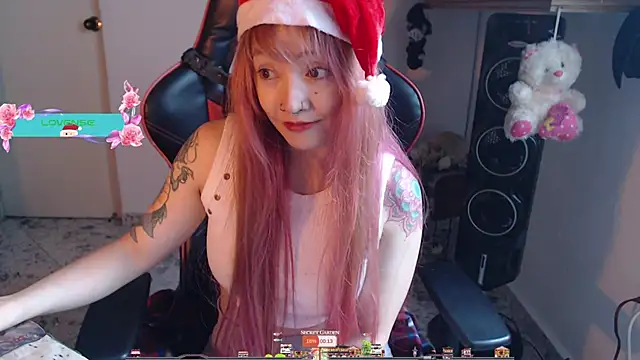 pink-2022 online show from December 22, 2024, 1:33 pm