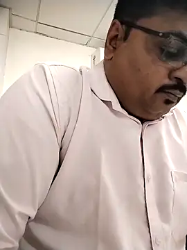 Desi Londa 143 online show from March 18, 2026, 5:10 am