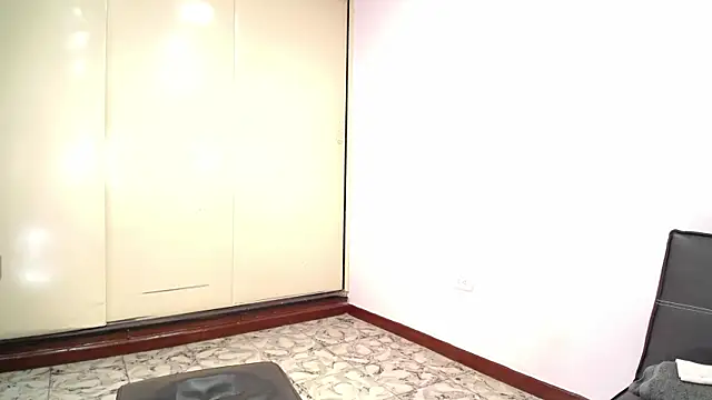 S Mia online show from April 4, 2026, 7:48 am