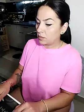 hot-babygirl online show from March 27, 2026, 8:21 pm