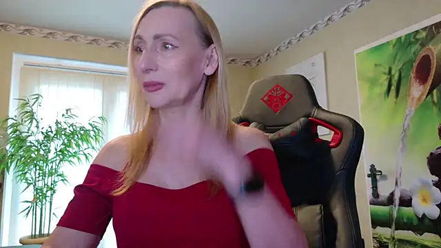 Snapshot of HotLana69 chatting on May 3, 2026, 5:27 pm HotLana69 online show from May 3, 2026, 5:27 pm