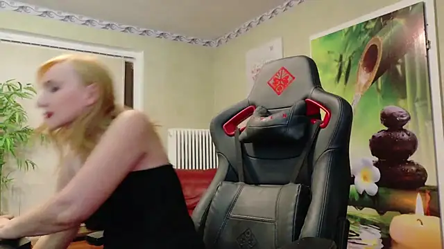 Snapshot of HotLana69 chatting on March 3, 2025, 5:20 pm HotLana69 online show from March 3, 2025, 5:20 pm