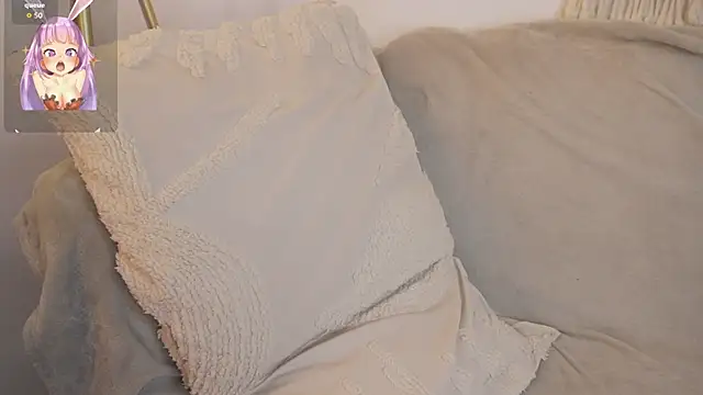 Snapshot of bunnycuteshy chatting on February 2, 2026, 1:32 pm bunnycuteshy online show from February 2, 2026, 1:32 pm