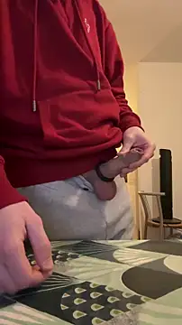 Snapshot of yann2392 chatting on December 23, 2025, 12:00 am yann2392 online show from December 23, 2025, 12:00 am