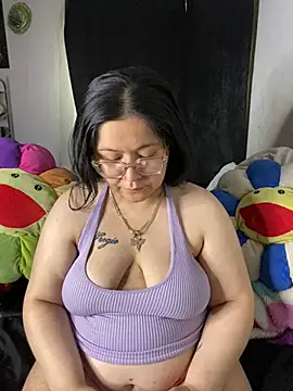 MsConejitaa online show from April 8, 2026, 3:13 pm