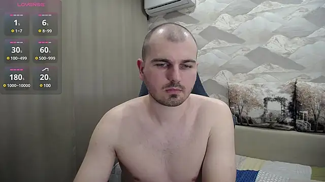 Snapshot of SerzhKorol1 chatting on March 21, 2025, 9:45 am SerzhKorol1 online show from March 21, 2025, 9:45 am