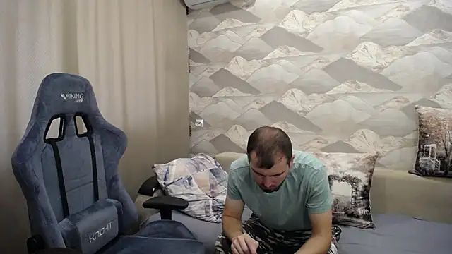 Snapshot of SerzhKorol1 chatting on September 9, 2025, 8:57 am SerzhKorol1 online show from September 9, 2025, 8:57 am