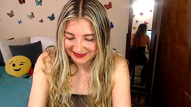 Jolie-Mature online show from October 21, 2025, 9:14 pm