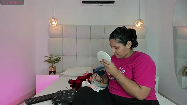 Snapshot of DanielleEvans_ chatting on September 20, 2025, 11:26 am DanielleEvans online show from September 20, 2025, 11:26 am