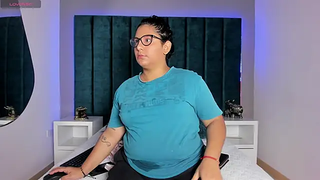 DanielleEvans  online show from January 13, 2026, 11:25 am