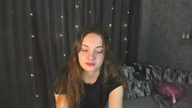 Snapshot of KristinaLoison chatting on February 20, 2025, 8:25 pm KristinaLoison online show from February 20, 2025, 8:25 pm