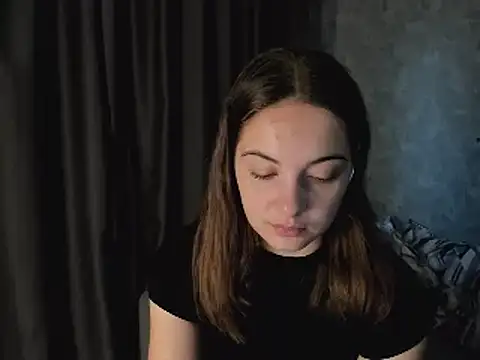 Snapshot of KristinaLoison chatting on May 7, 2026, 1:03 pm KristinaLoison online show from May 7, 2026, 1:03 pm